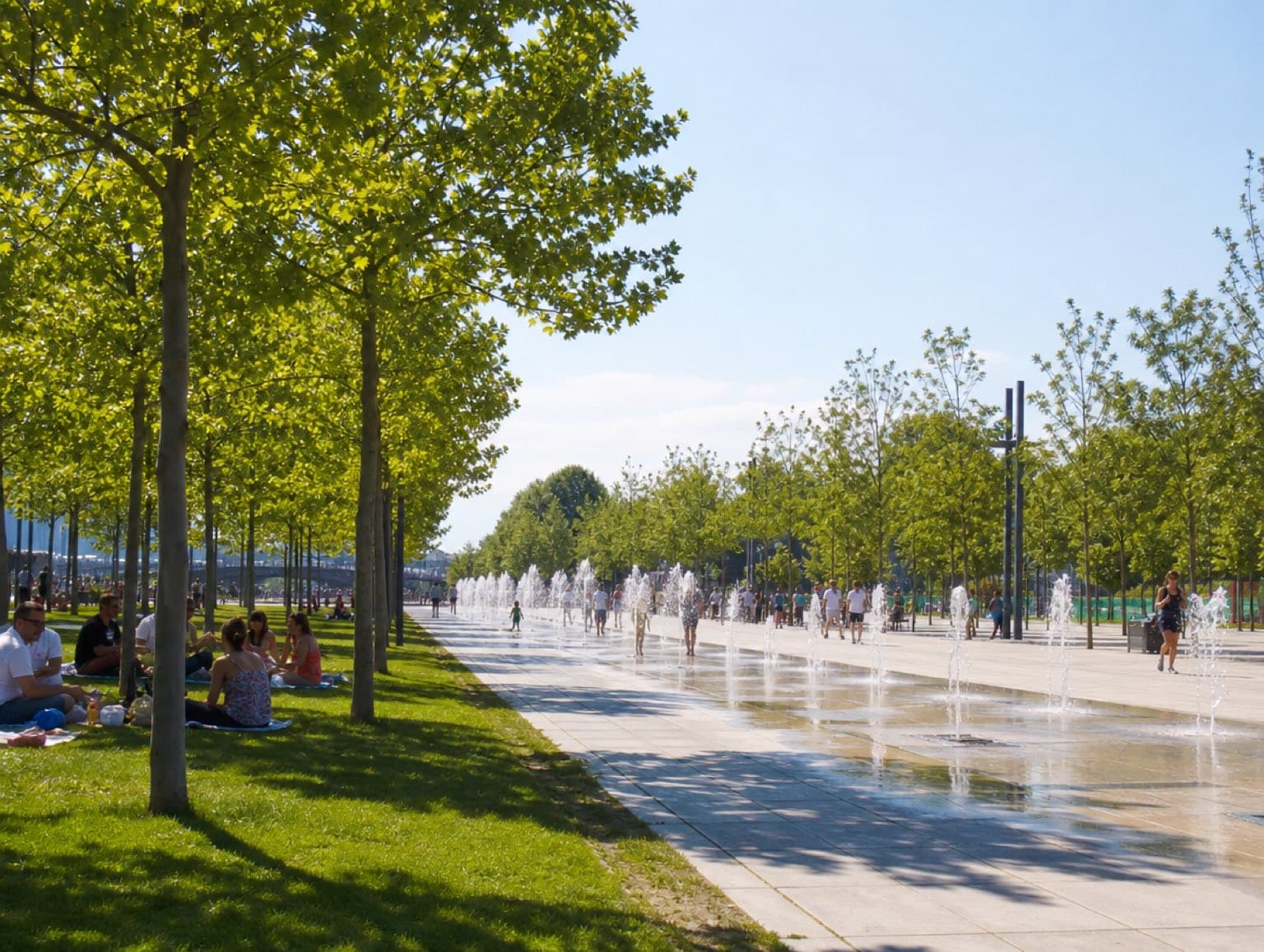 Esplanade et jets d'eau du Parc de Gerland à Lyon