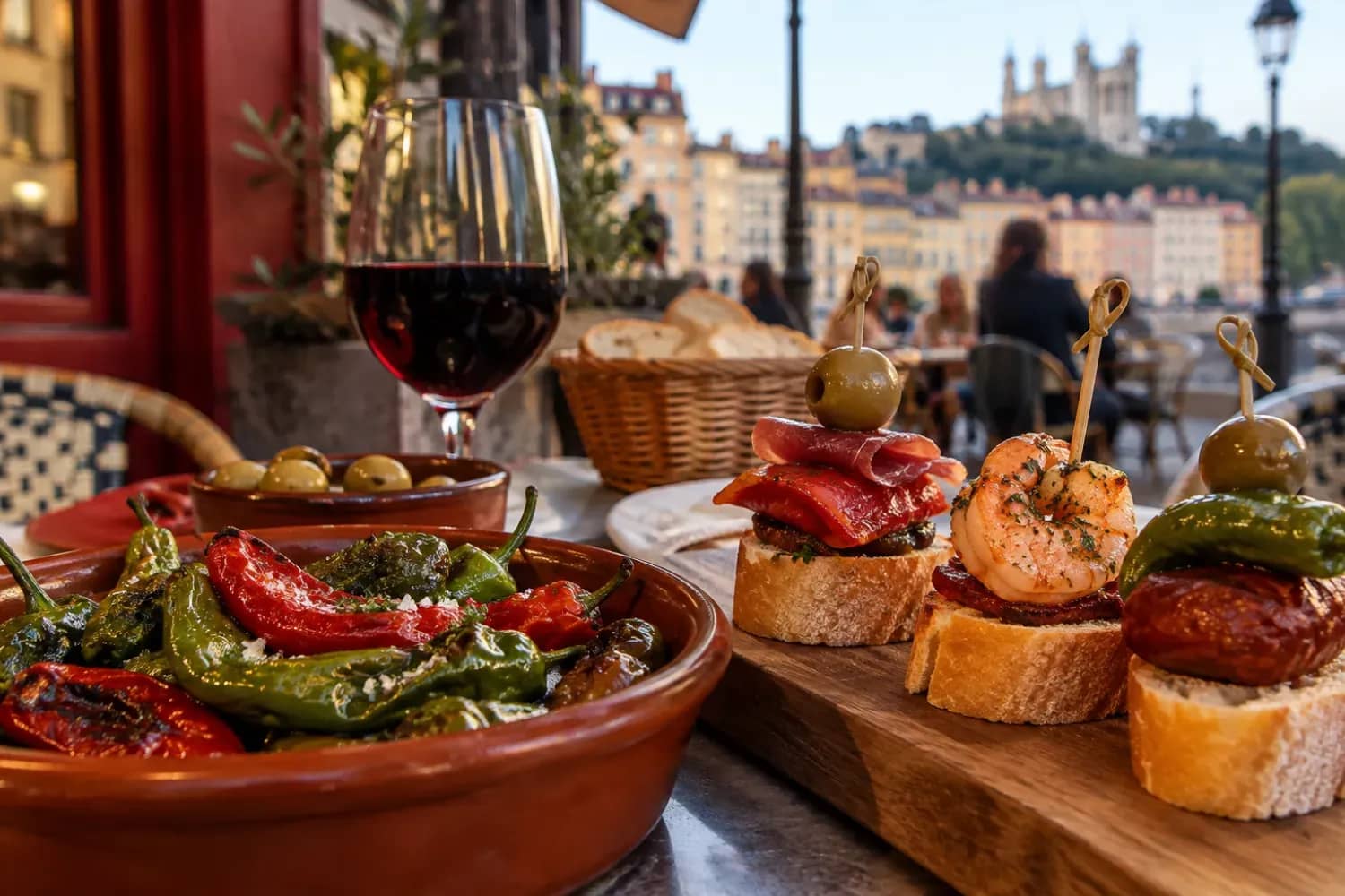 Illustration originale de cuisine à Lyon : tapas pinchos